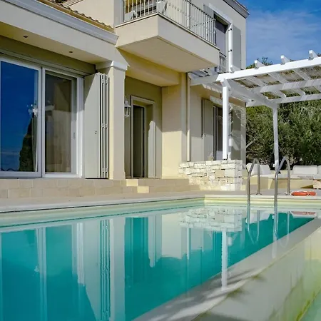 Apeiron Ii By Paxosretreats Oziás